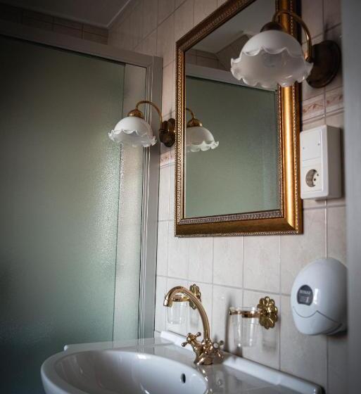 Отель Tanum Gestgifveri