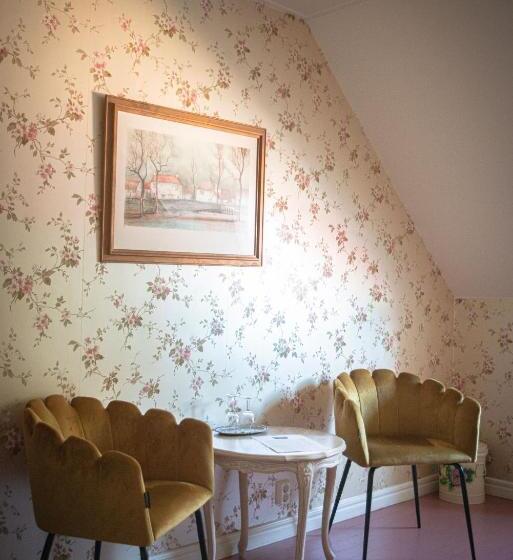 Отель Tanum Gestgifveri