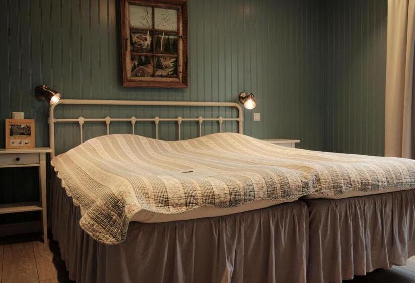 Отель Tanum Gestgifveri