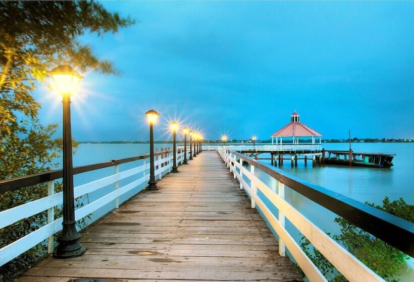 هتل Torarica Resort