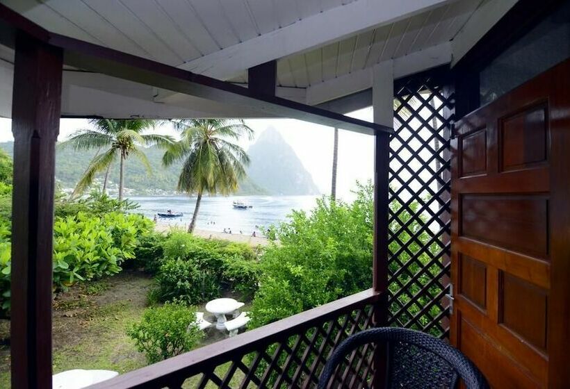 Hummingbird Beach Resort