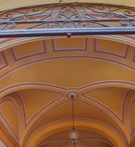 تختخواب و صبحانه Palazzo Degli Affreschi