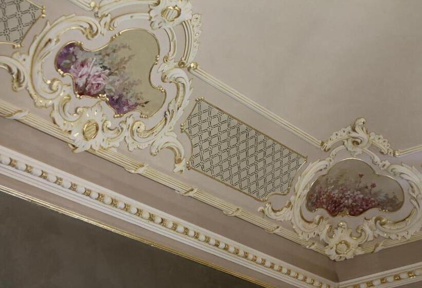 تختخواب و صبحانه Palazzo Degli Affreschi