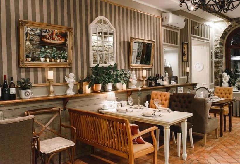 هتل Boutique  Portum 1905