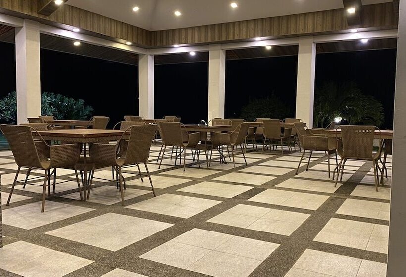 El Pueblo De Hermano By Cocotel