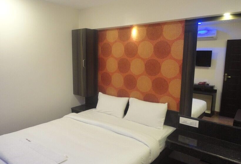 Fabhotel Lemon Park