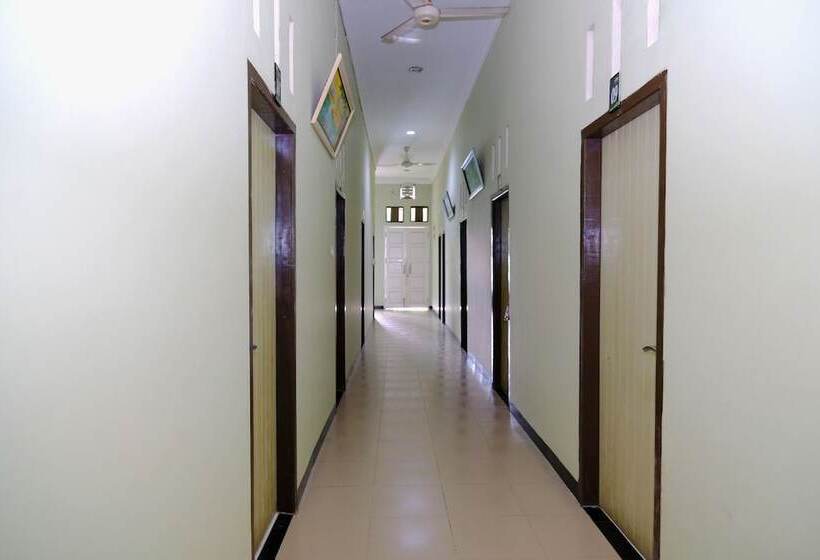 호텔 Reddoorz Syariah Near Universitas Batanghari Jambi