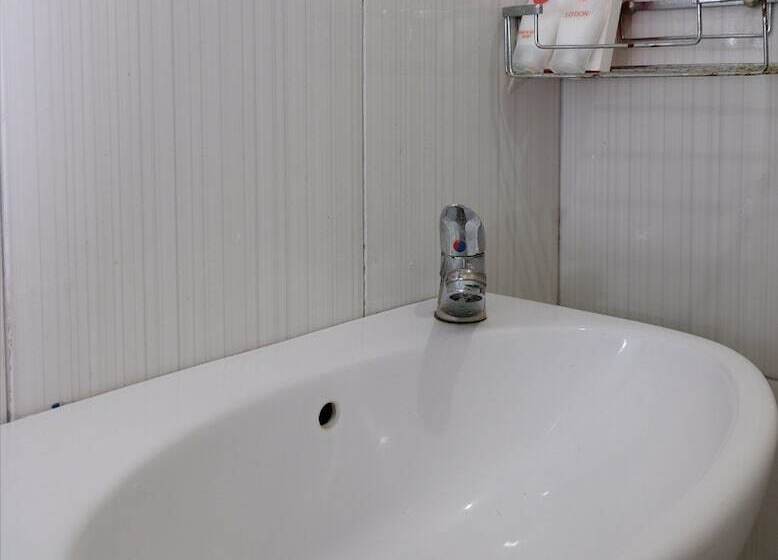 호텔 Reddoorz Syariah Near Universitas Batanghari Jambi