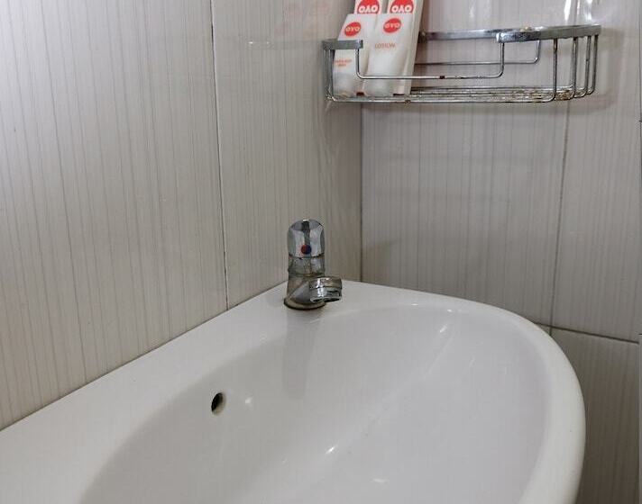 호텔 Reddoorz Syariah Near Universitas Batanghari Jambi