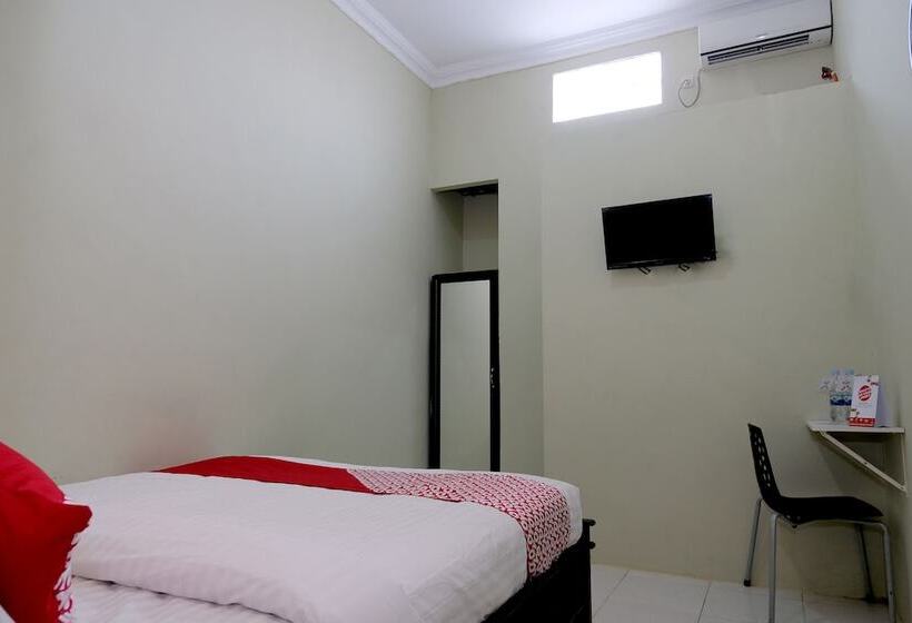 호텔 Reddoorz Syariah Near Universitas Batanghari Jambi