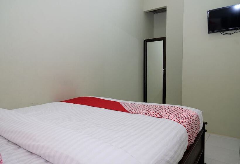 هتل Reddoorz Syariah Near Universitas Batanghari Jambi