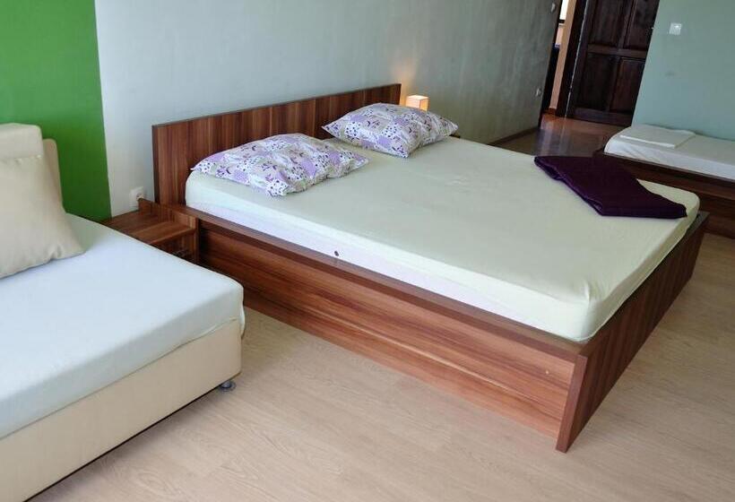 ホテル Ana Murter