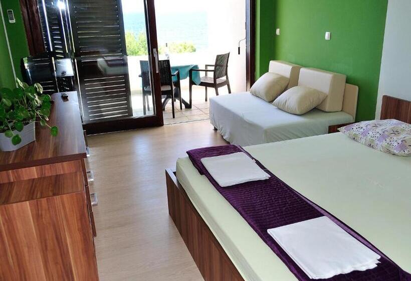 ホテル Ana Murter