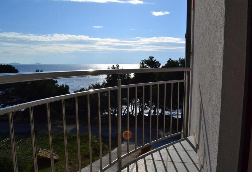 בית מלון כפרי Ana Murter