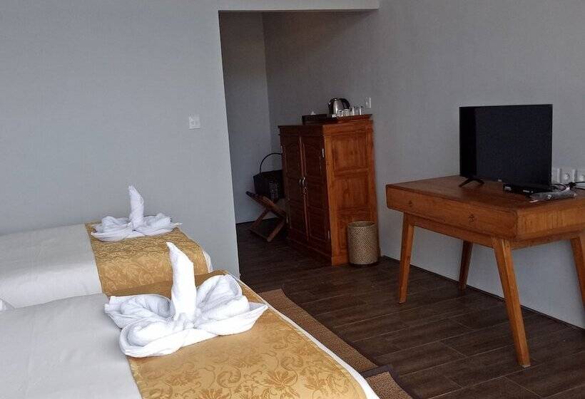 בית מלון כפרי Atres Sari Resort