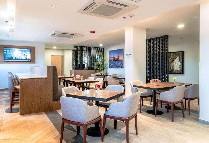 בית מלון כפרי Comfort Inn Hermosillo Aeropuerto