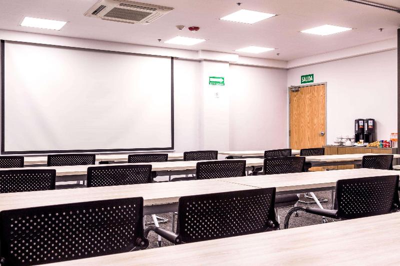 בית מלון כפרי Comfort Inn Hermosillo Aeropuerto