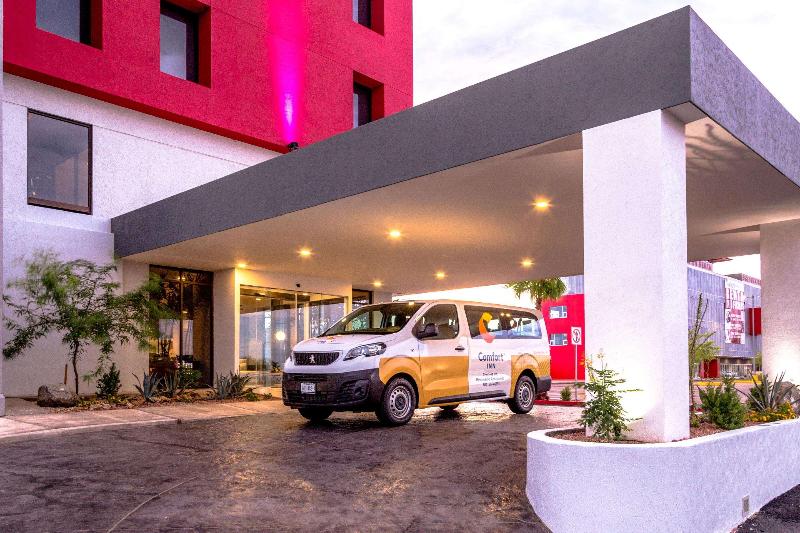 בית מלון כפרי Comfort Inn Hermosillo Aeropuerto