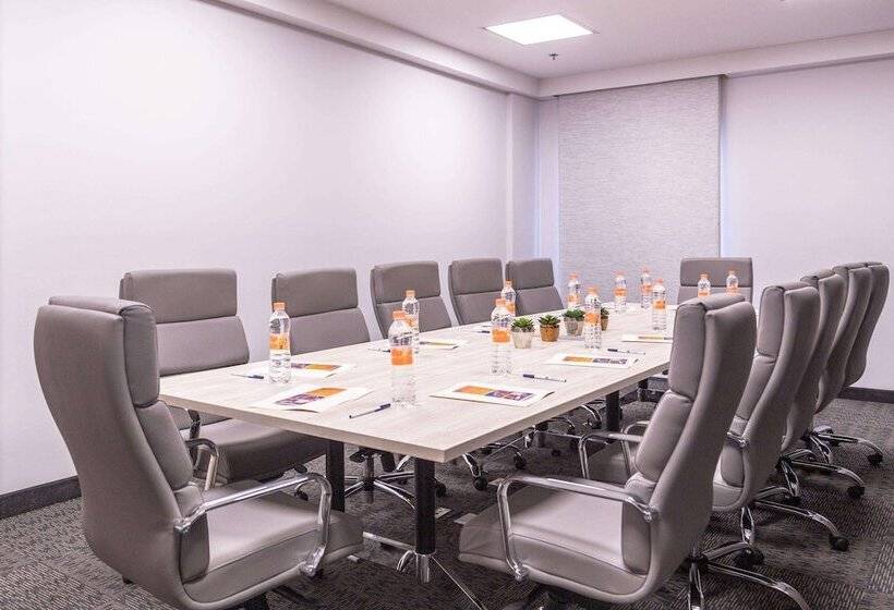 בית מלון כפרי Comfort Inn Hermosillo Aeropuerto