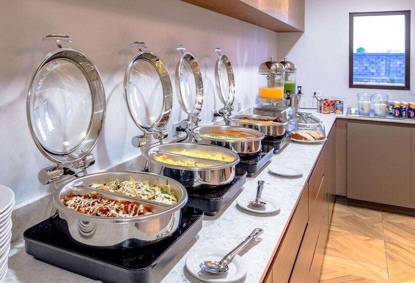 בית מלון כפרי Comfort Inn Hermosillo Aeropuerto