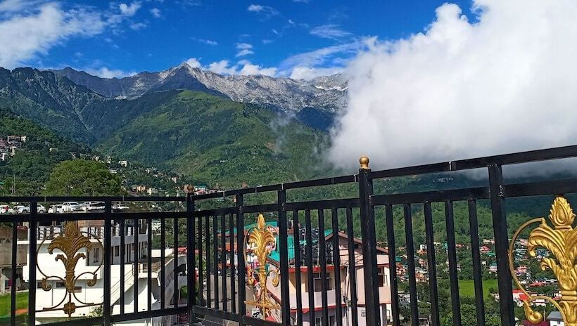 هتل Dewan Palace Dharamshala