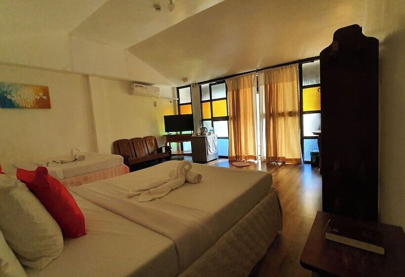 هتل Evangeline Beach Resort