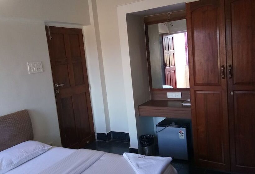 호텔 Fabexpress Royal Baga Residency