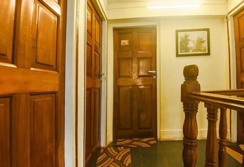 호텔 Fabexpress Royal Baga Residency