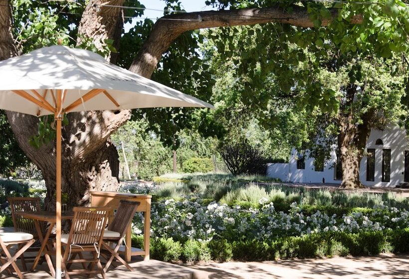 هتل La Paris Estate