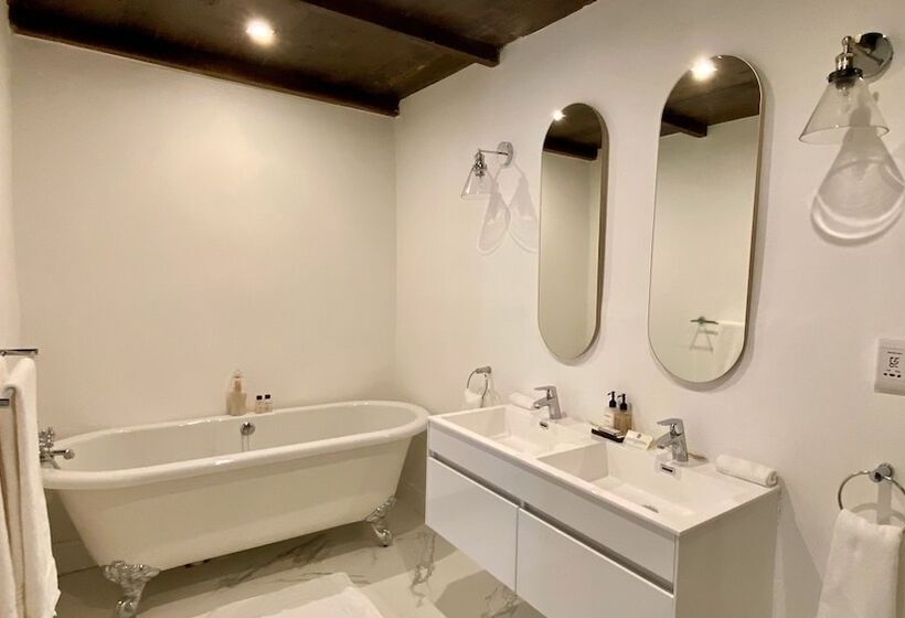 هتل La Paris Estate