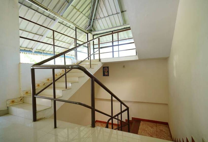 בית מלון כפרי Mackal Residency By Oyo Rooms