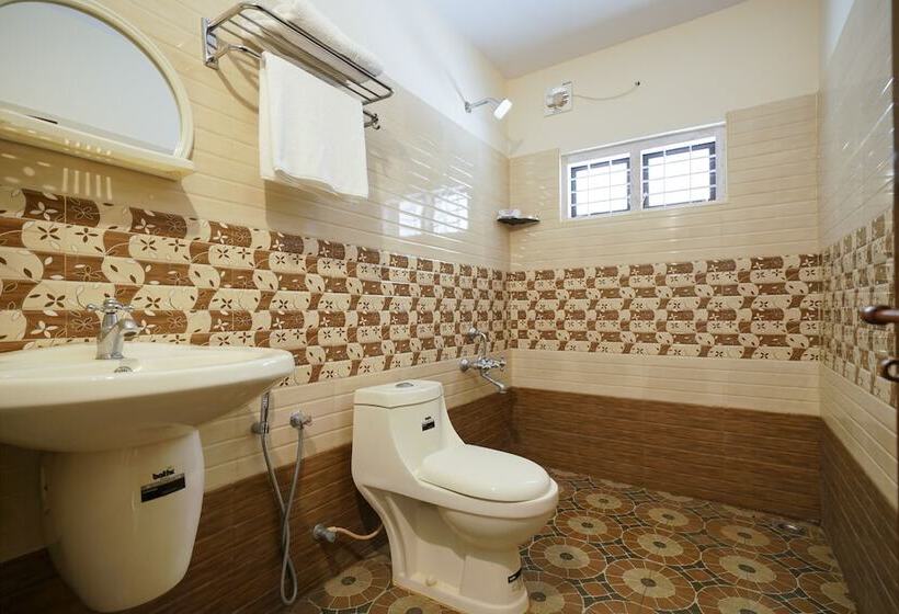 בית מלון כפרי Mackal Residency By Oyo Rooms