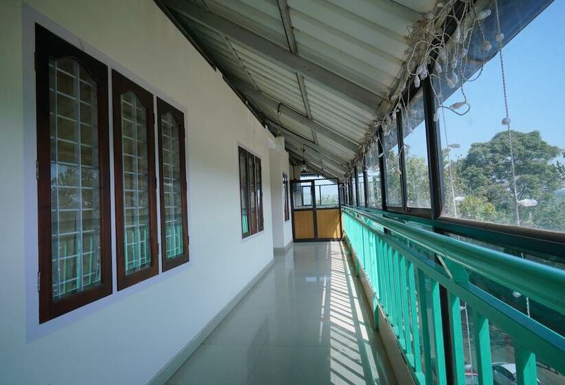 בית מלון כפרי Mackal Residency By Oyo Rooms