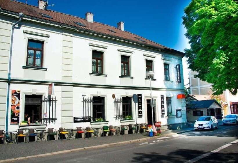 בית מלון כפרי A Museum Of Bricks