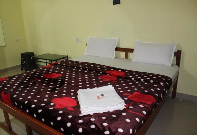 호텔 Navdurga Holidays