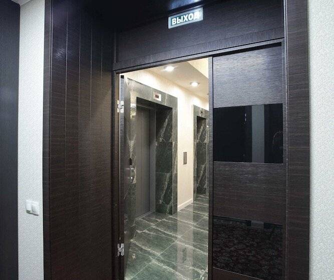 בית מלון כפרי Old Town