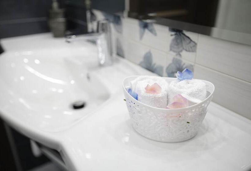 בית מלון כפרי Old Town