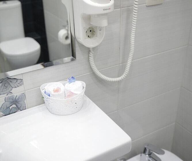 בית מלון כפרי Old Town