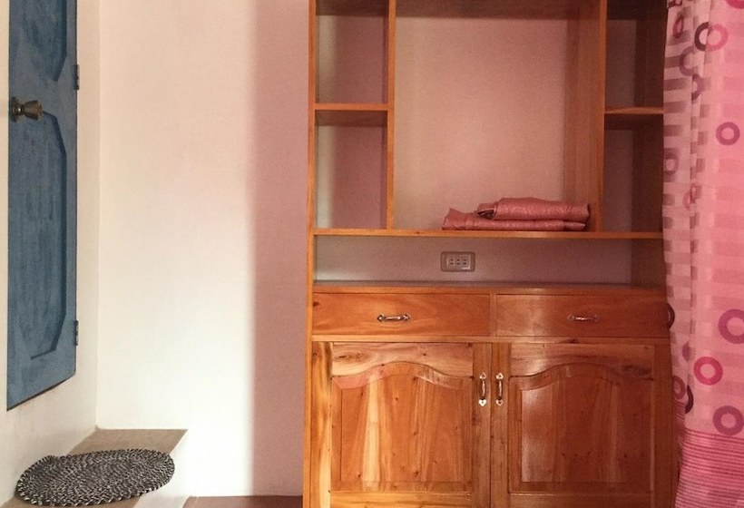 בית מלון כפרי Papa Tasi Lake Side  And Park