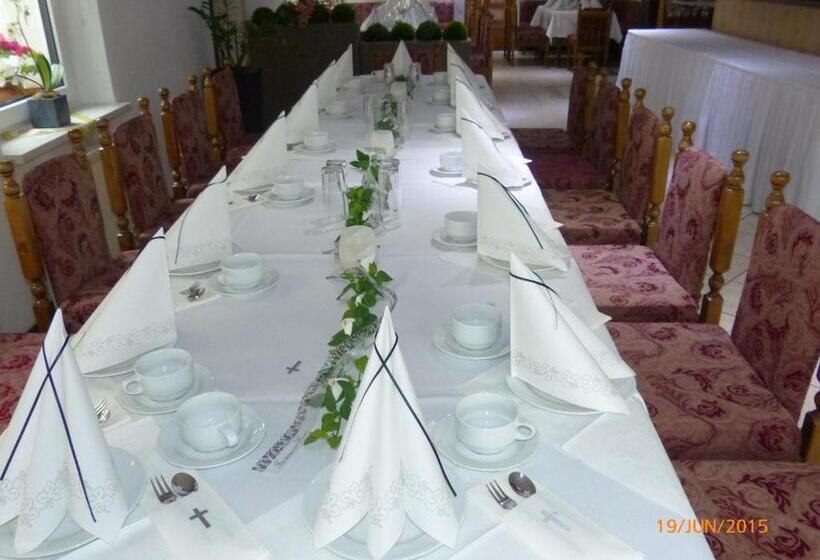 ホテル /restaurant Balkan