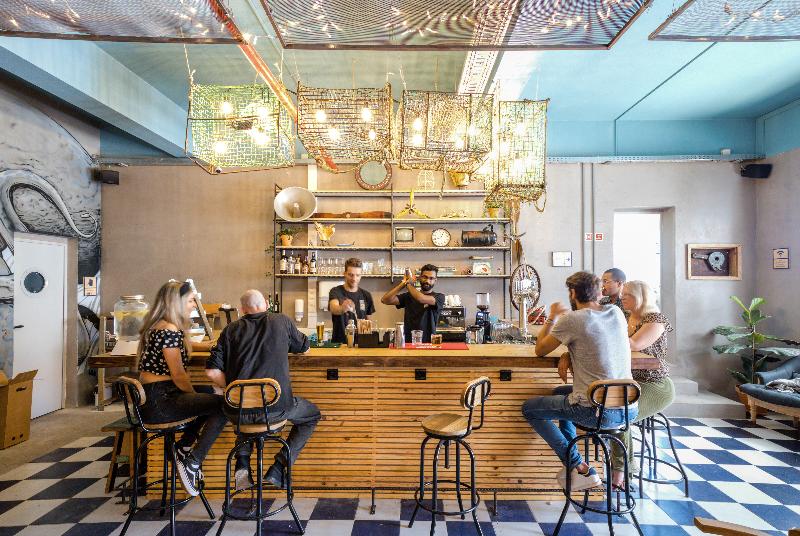 Отель Mute Hostel Milfontes