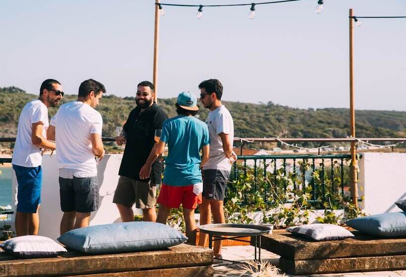 هتل Mute Hostel Milfontes