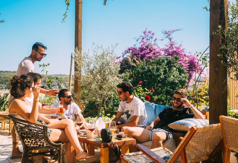 Отель Mute Hostel Milfontes