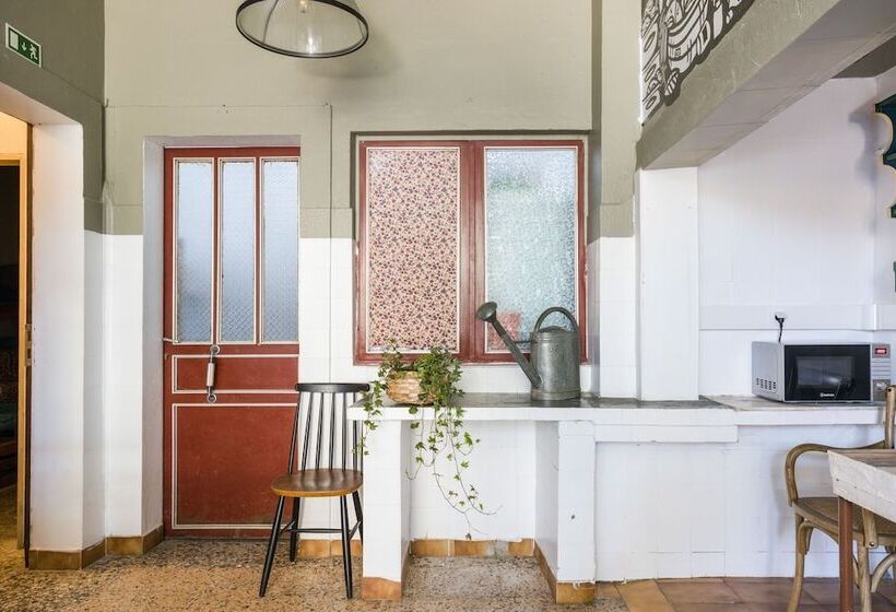 Отель Mute Hostel Milfontes