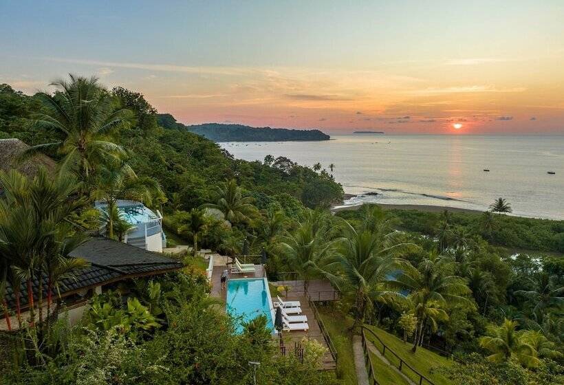 هتل The Tranquilo Lodge All Meals Included