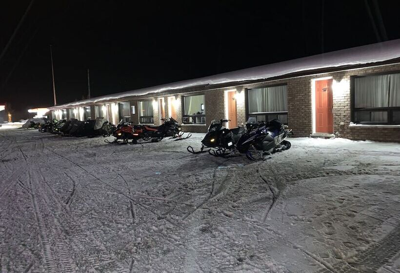 فندق Travelodge By Wyndham Cochrane