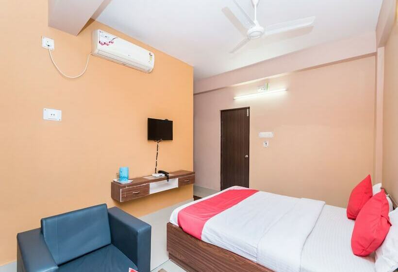 OYO 10398 Hotel Parijayee