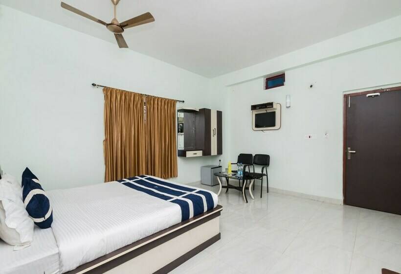 OYO 10398 Hotel Parijayee