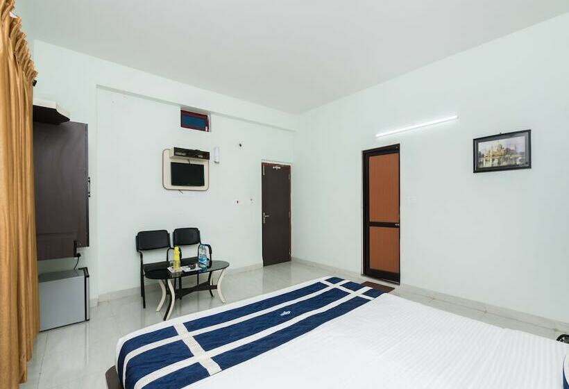 OYO 10398 Hotel Parijayee