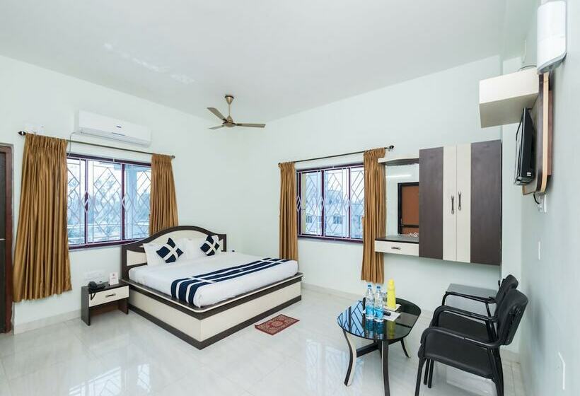 OYO 10398 Hotel Parijayee